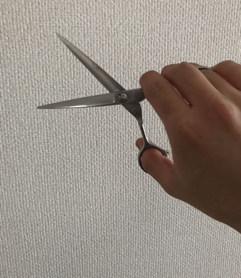 シザーの開閉練習しています！