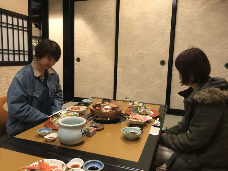やや緊張気味