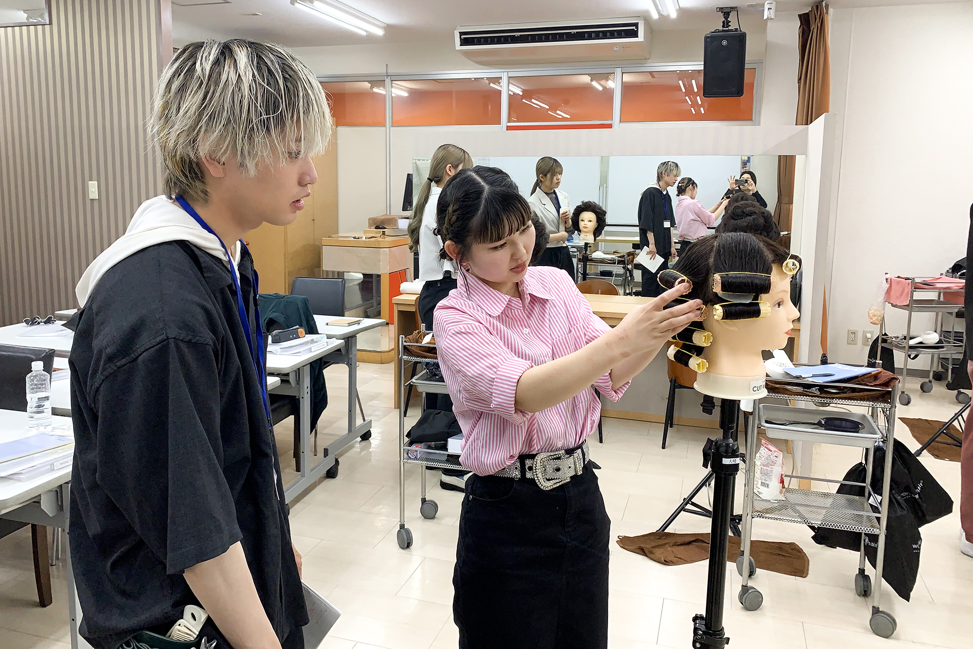 新人アカデミーの実習の様子