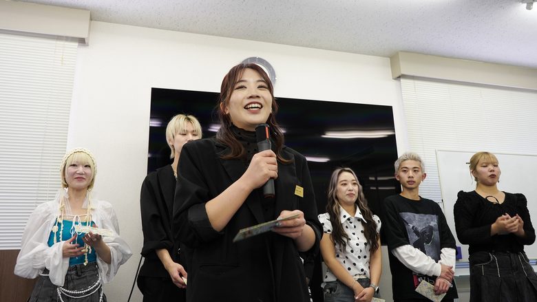 美容師が長く働ける職場へ｜健康診断と研修制度